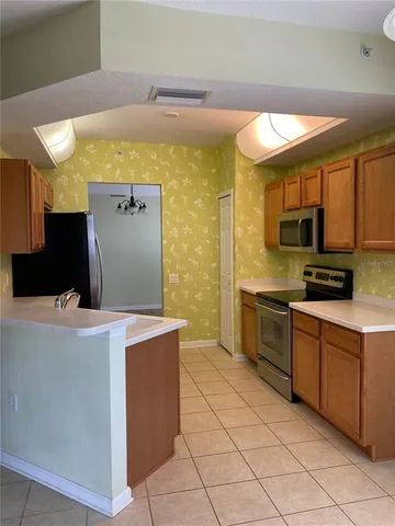 $2,400 | 2066 Carriage Lane, Clearwater, FL 33765