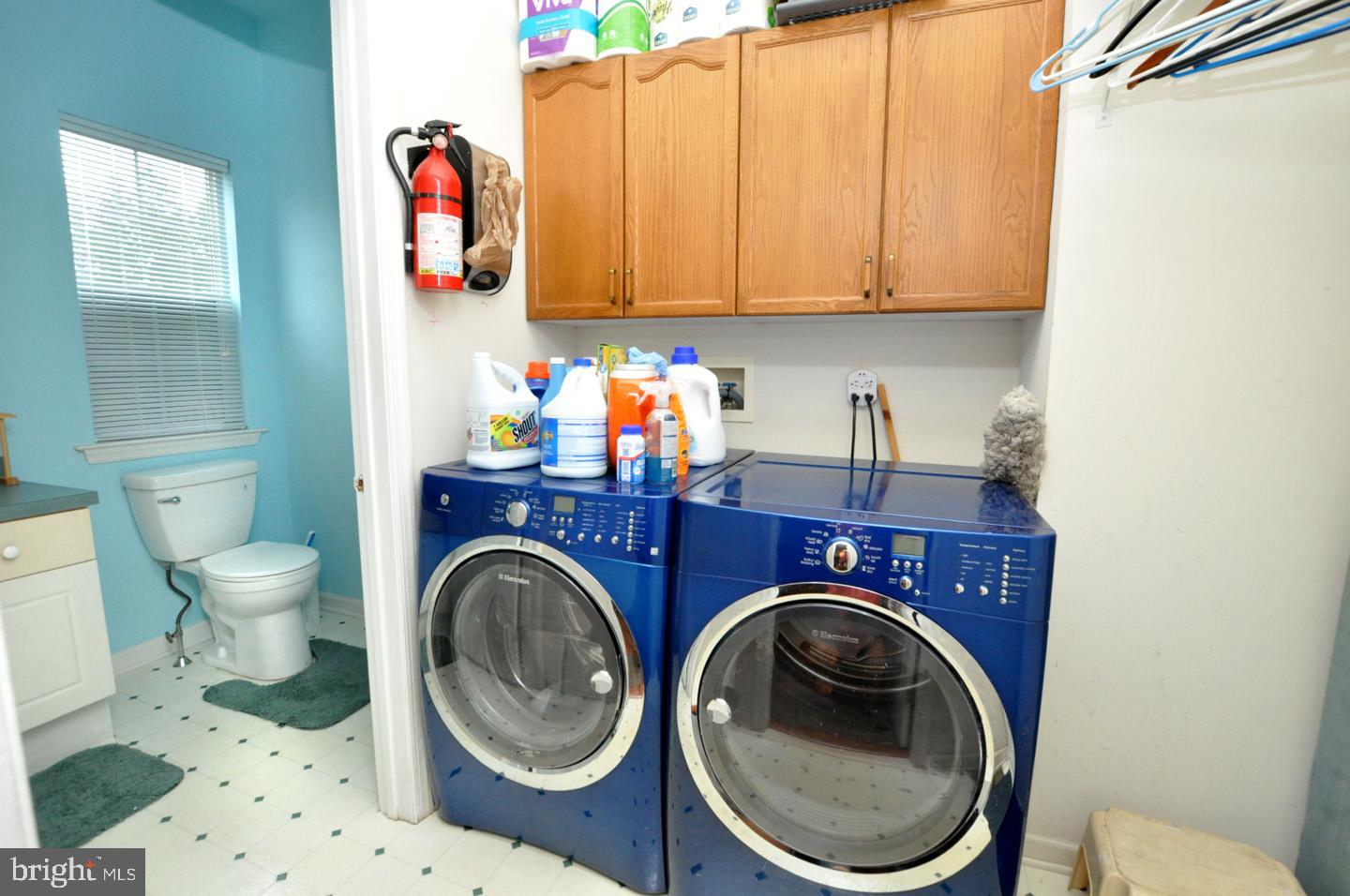 45 Windingbrook Road Bordentown, NJ 08505 - Photo 15 of 28 Laundry/1/2 bath