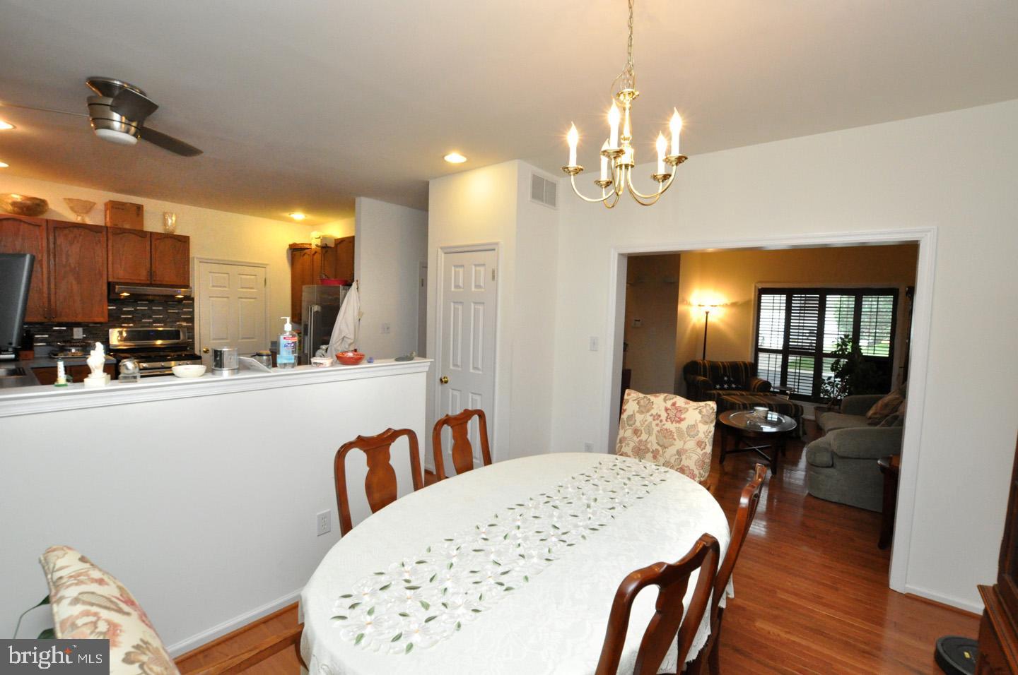 45 Windingbrook Road Bordentown, NJ 08505 - Photo 10 of 28 Dining room
