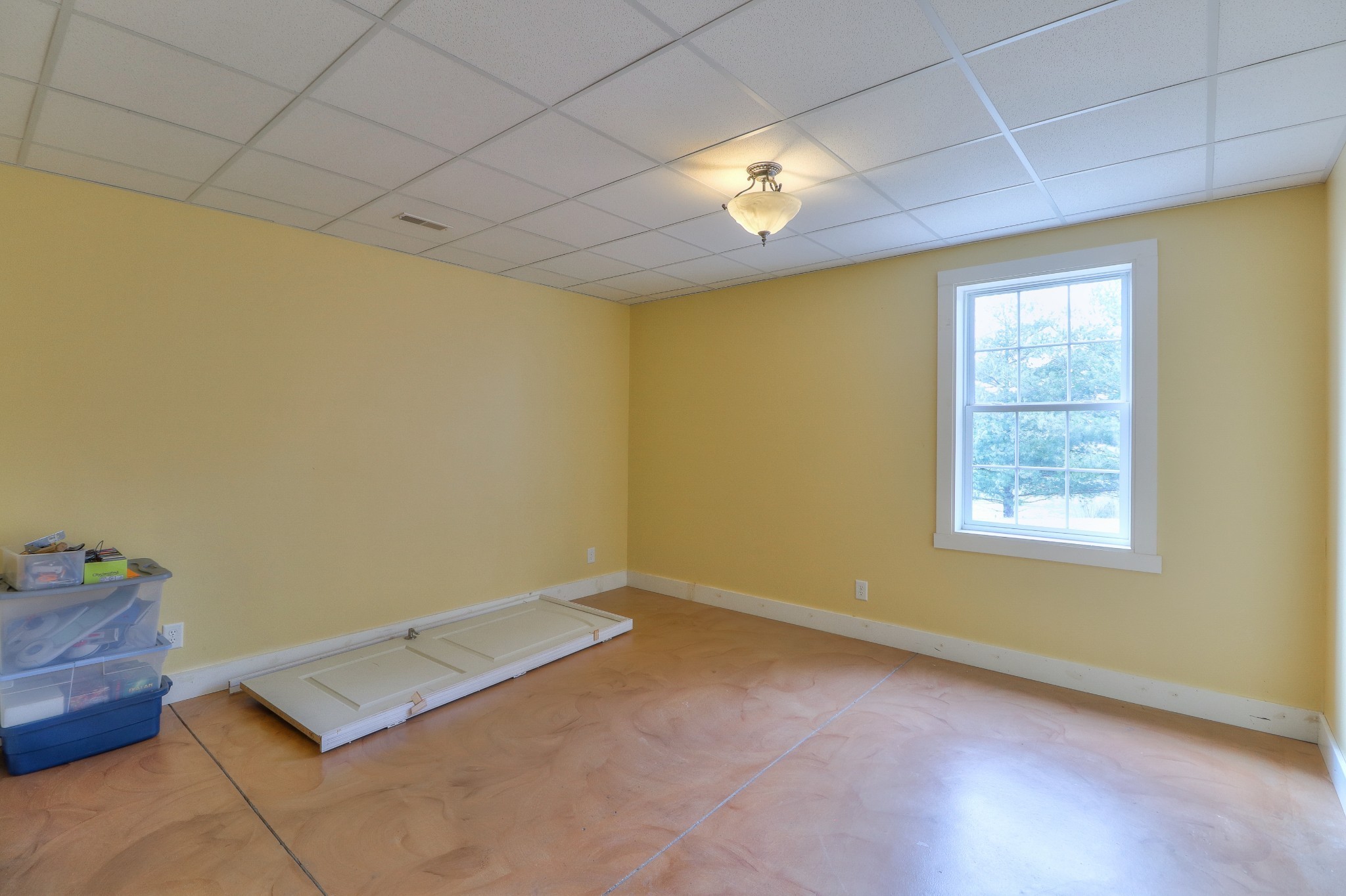 1298 Berea Church Road Lebanon, TN 37087 - Photo 35 of 50 an empty room with windows