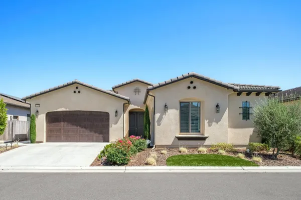 $899,000 | 11298 North Via San Toma Drive, Fresno, CA 93730