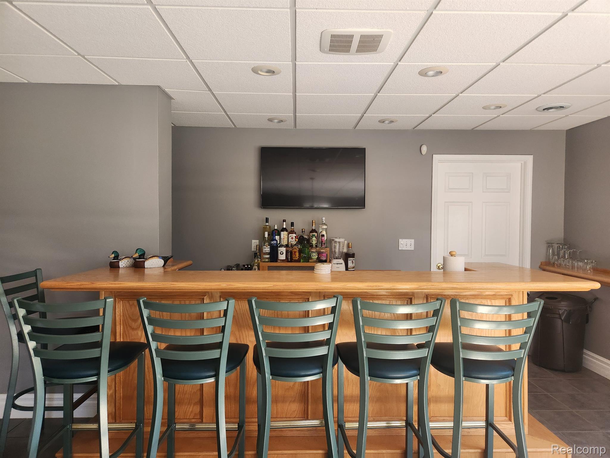 1900 East Marr Road Howell, MI 48855 - Photo 33 of 48 Wet bar in basement
