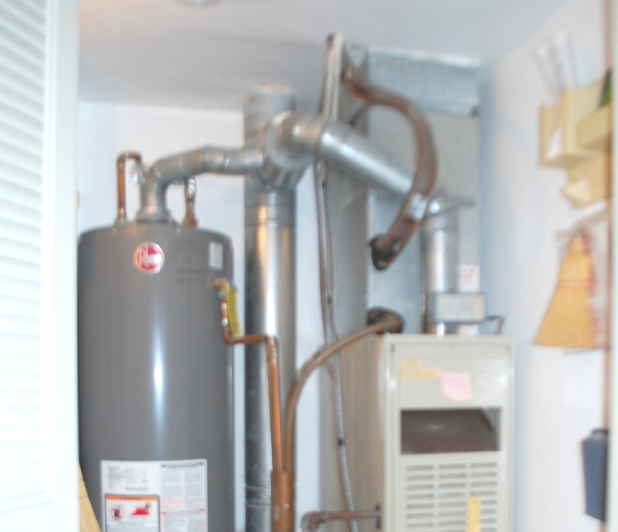 10532 Ridge Cove Drive, Unit 27A Chicago Ridge, IL 60415 - Photo 15 of 15 a bathroom with a sink vanity and mirror