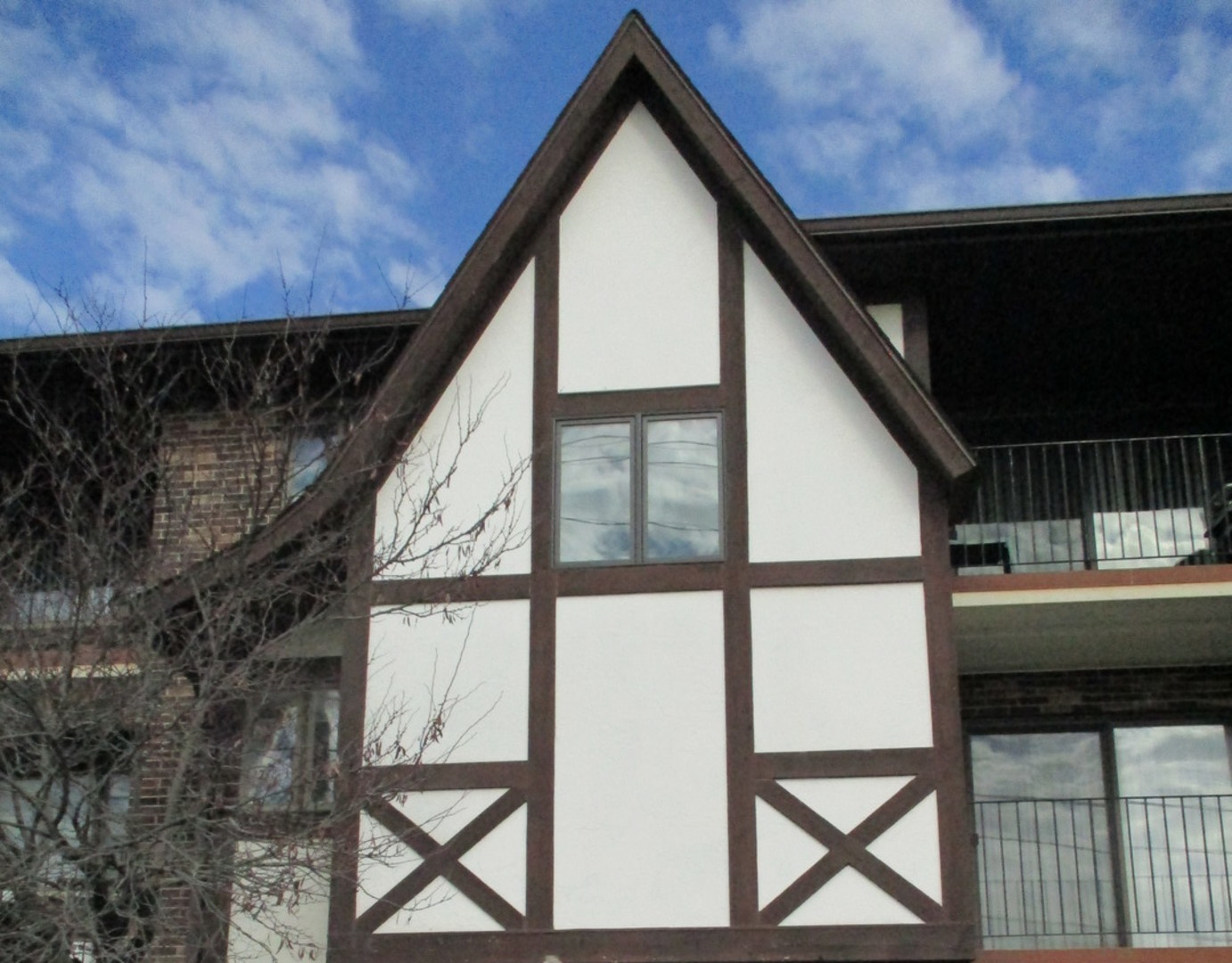10532 Ridge Cove Drive, Unit 27A Chicago Ridge, IL 60415 - Photo 2 of 15 a view of entryway