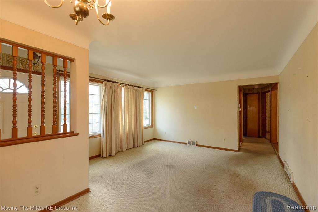 3 Waynewood Court Dearborn, MI 48124 - Photo 4 of 53