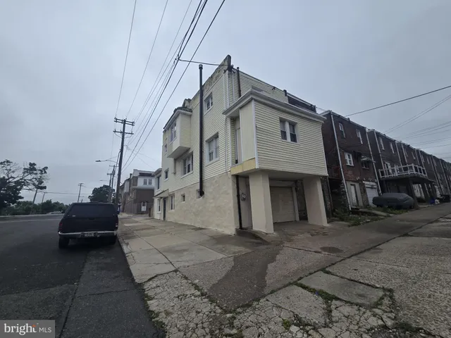a house view with a outdoor space