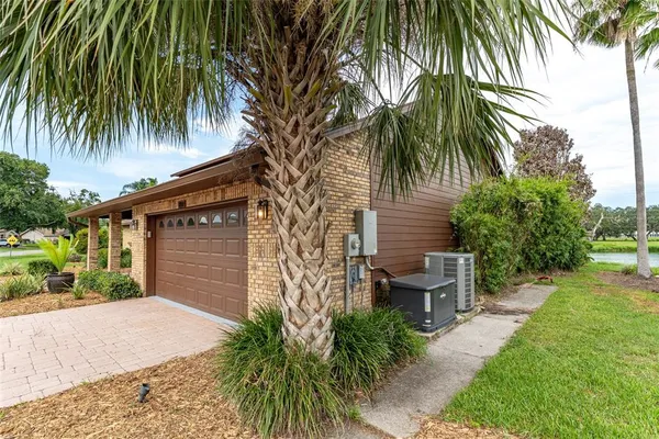 $2,850 | 6151 Silver Oaks Drive, Zephyrhills, FL 33542