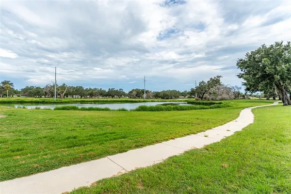 $2,850 | 6151 Silver Oaks Drive, Zephyrhills, FL 33542