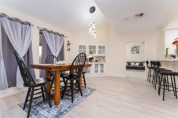 $2,850 | 6151 Silver Oaks Drive, Zephyrhills, FL 33542