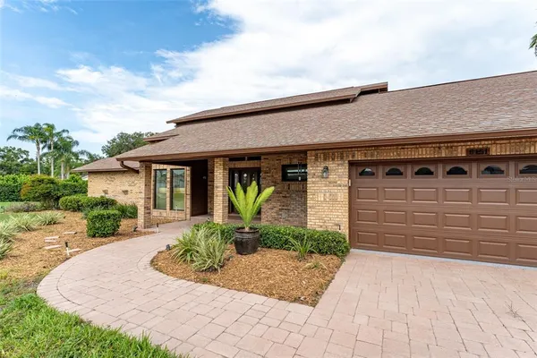 $2,850 | 6151 Silver Oaks Drive, Zephyrhills, FL 33542