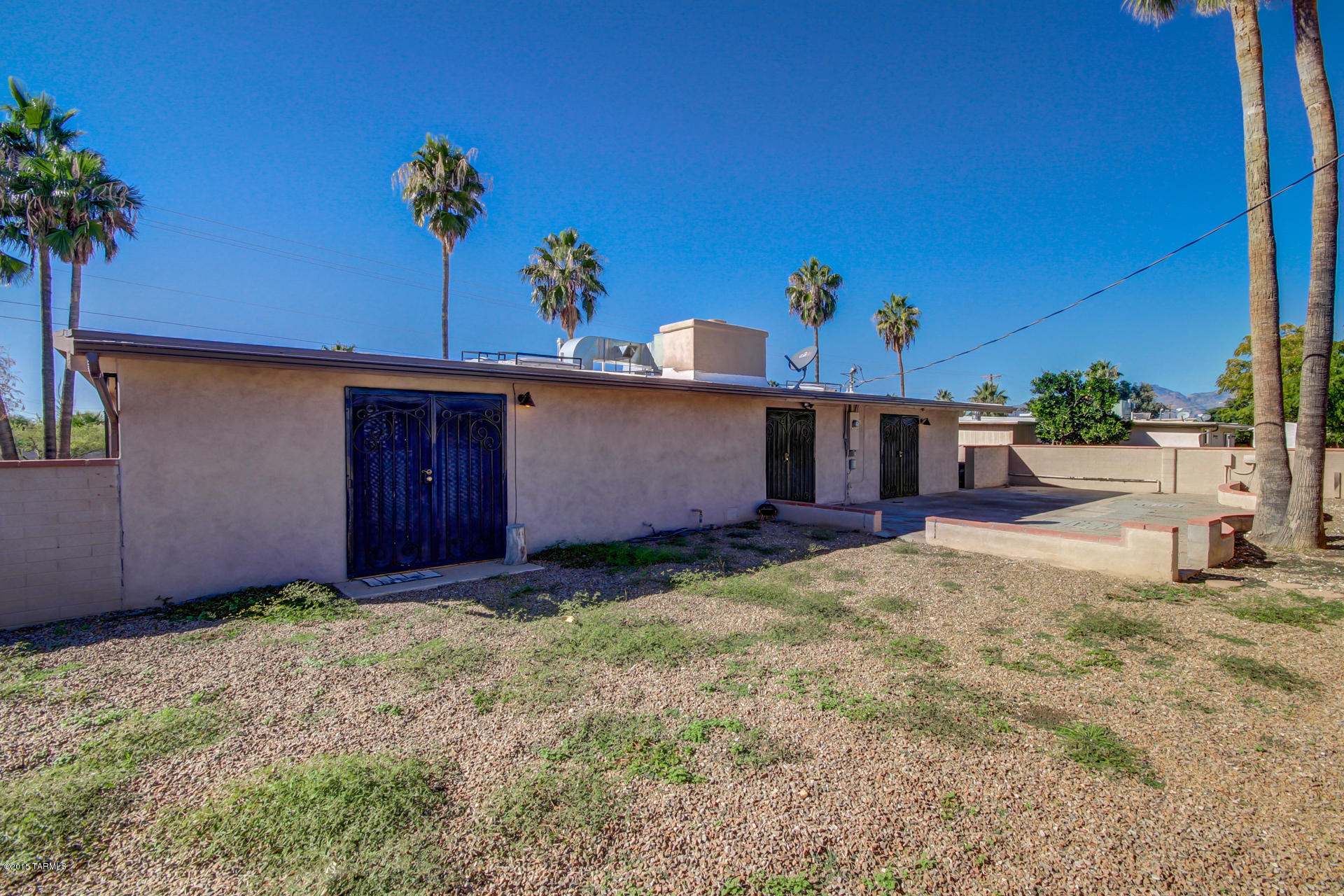2425 South Prudence Road Tucson, AZ 85710 - Photo 1 of 30 Gallery Image 1