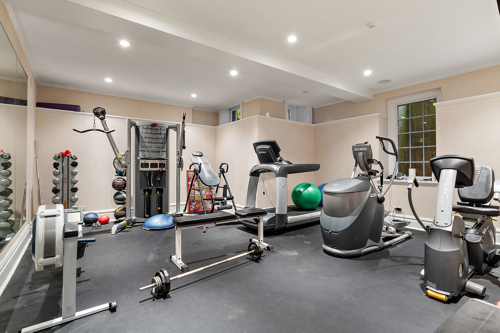 640 Hill Road Winnetka, IL 60093 - Photo 38 of 52 a view of a room with gym equipment