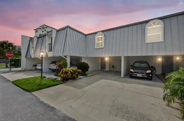 $2,950 | 382 Golfview Road, Unit C, North Palm Beach, FL 33408