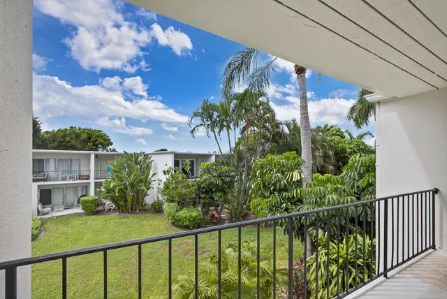 $2,950 | 382 Golfview Road, Unit C, North Palm Beach, FL 33408