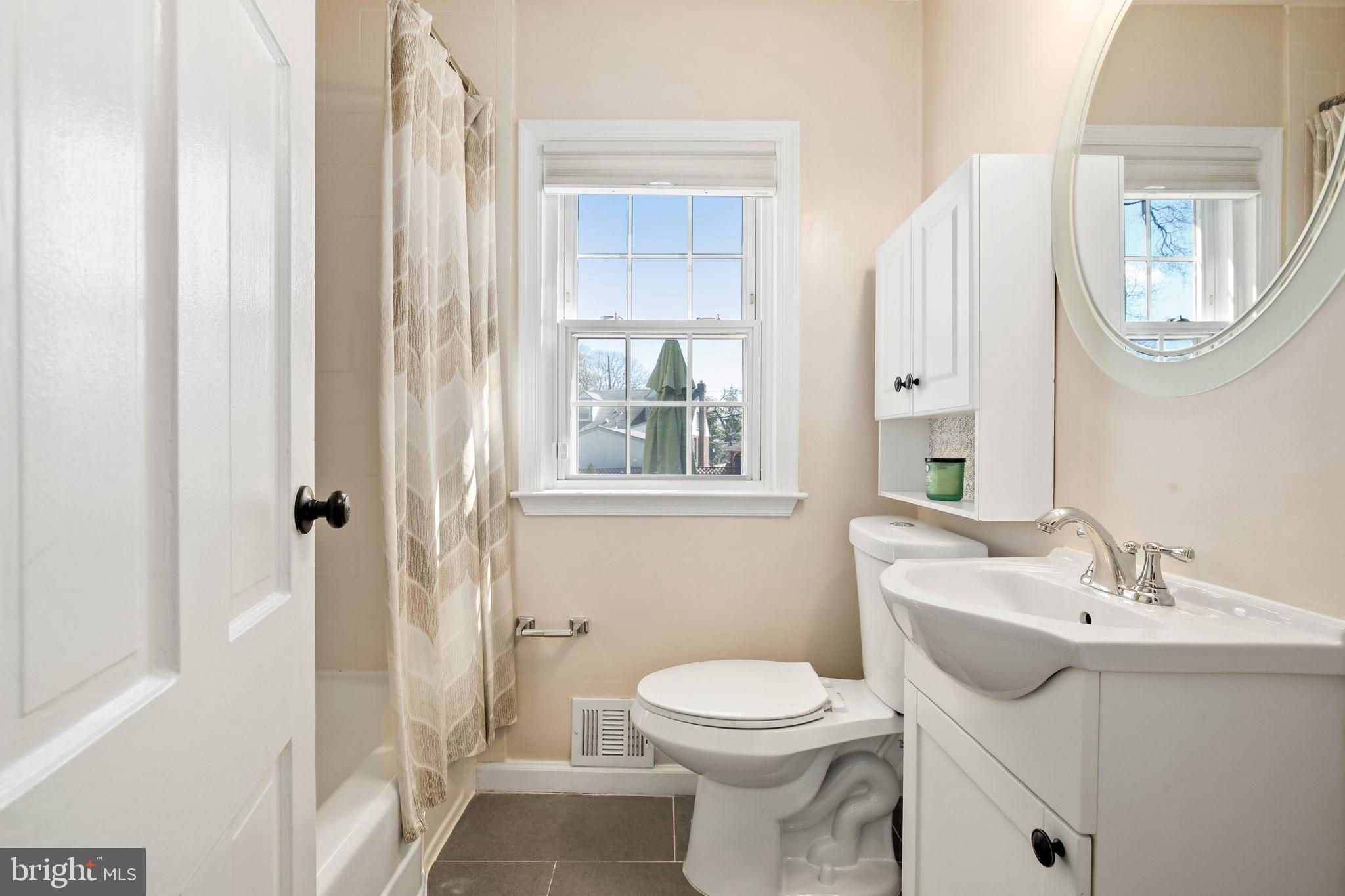 10159 Sutherland Road Silver Spring, MD 20901 - Photo 21 of 54