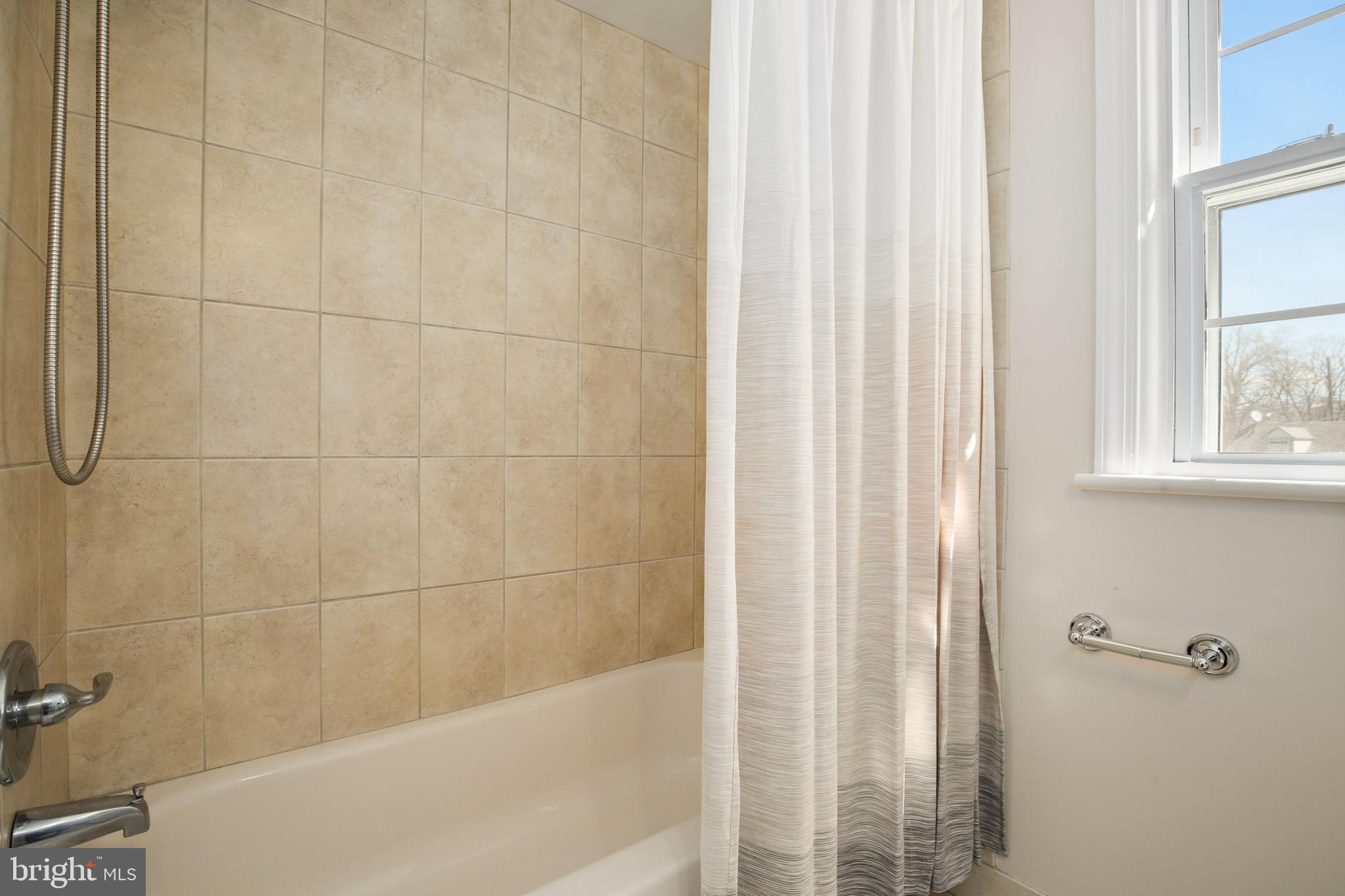 10159 Sutherland Road Silver Spring, MD 20901 - Photo 22 of 54