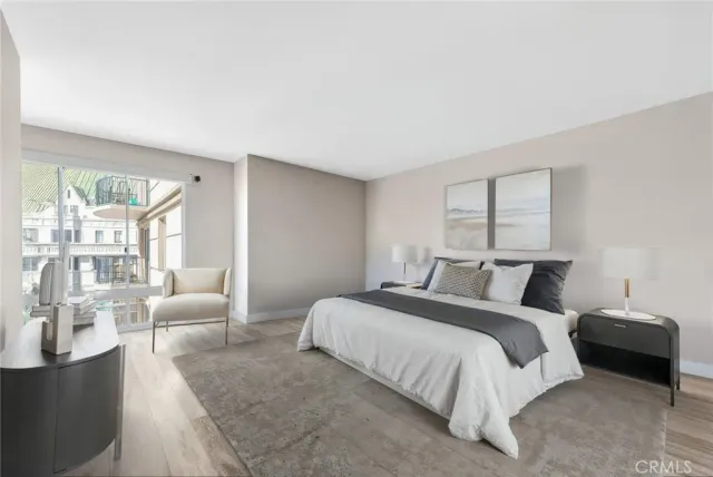 $1,224,990 | 850 East Ocean Boulevard, Long Beach, CA 90802