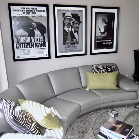 $1,224,990 | 850 East Ocean Boulevard, Long Beach, CA 90802