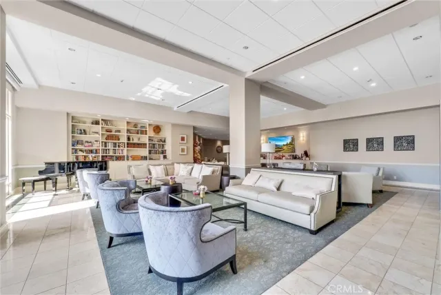 $1,224,990 | 850 East Ocean Boulevard, Long Beach, CA 90802