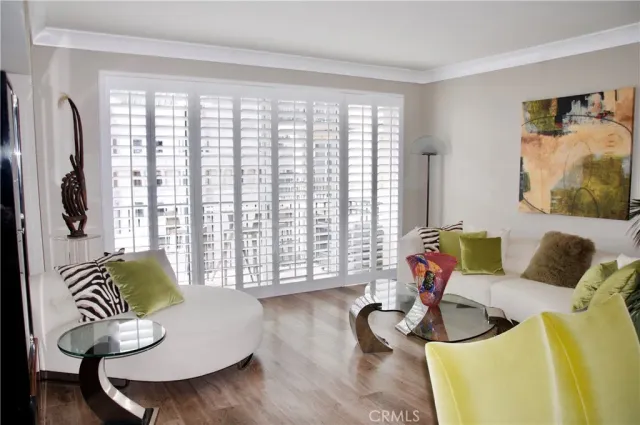 $1,224,990 | 850 East Ocean Boulevard, Long Beach, CA 90802