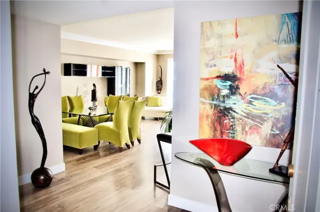 $1,224,990 | 850 East Ocean Boulevard, Long Beach, CA 90802