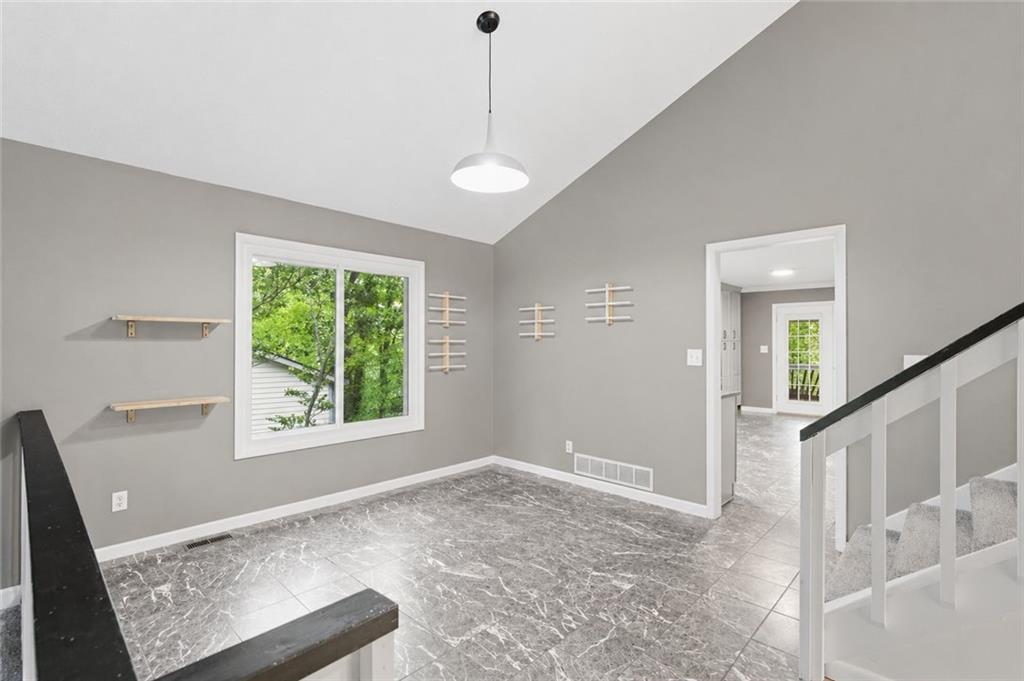 9485 Martin Road Roswell, GA 30076 - Photo 12 of 51