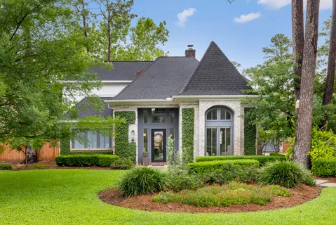 $635,000 | 6 Robin Springs Place, The Woodlands, TX 77381