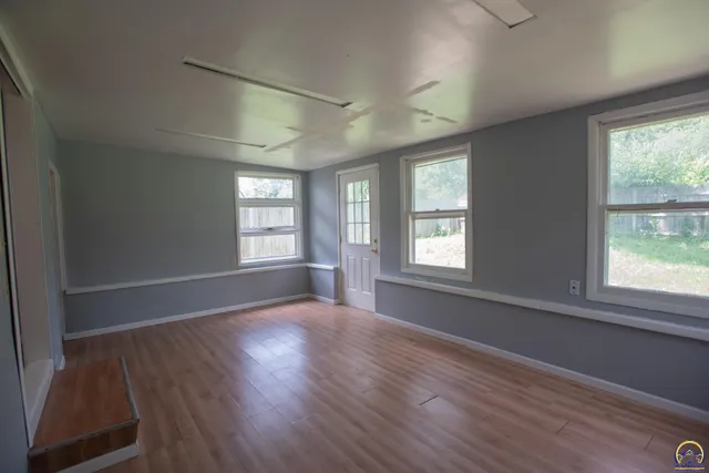 $179,000 | 5518 Southwest Avalon Lane, Topeka, KS 66604