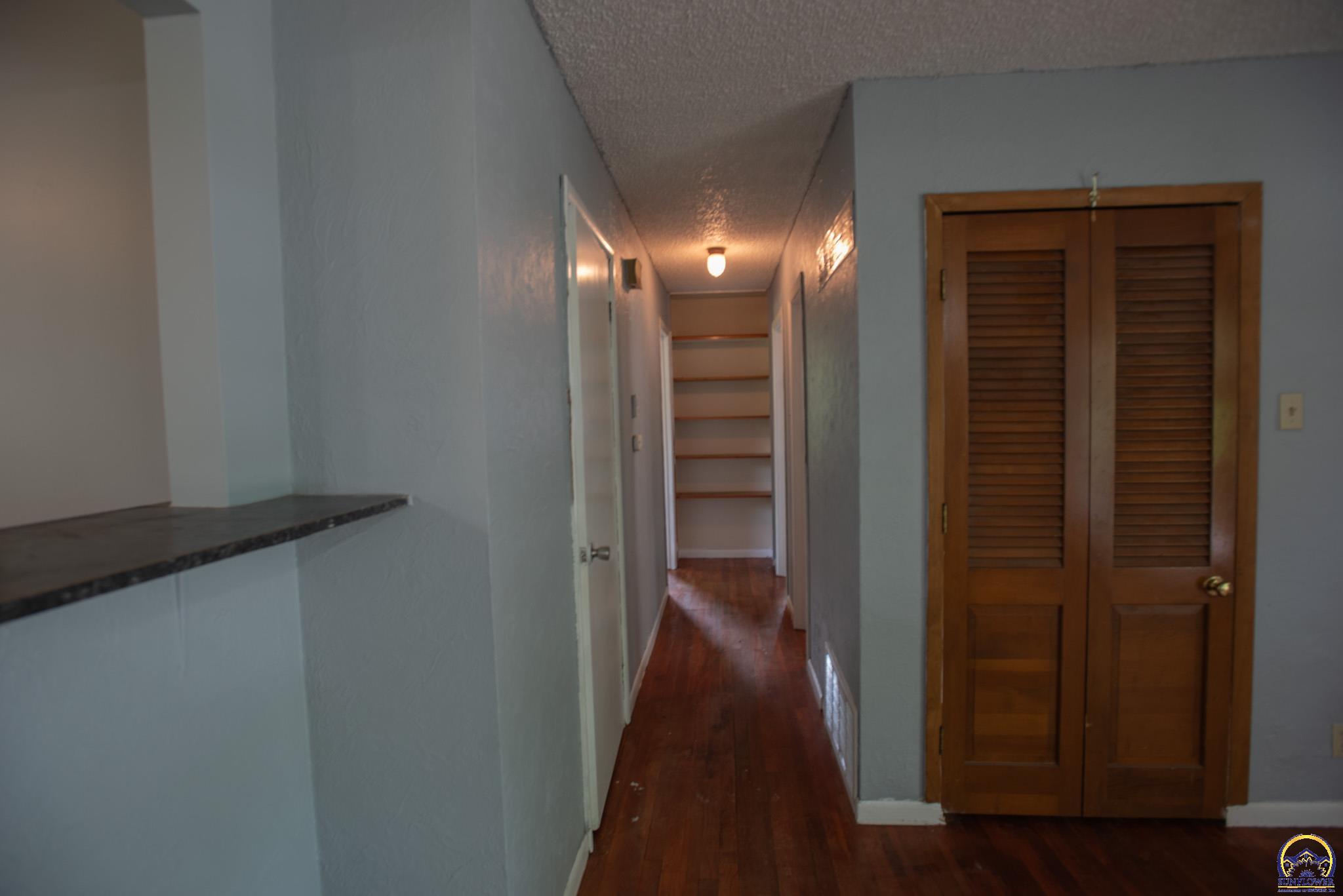 5518 Southwest Avalon Lane Topeka, KS 66604 - Photo 15 of 28