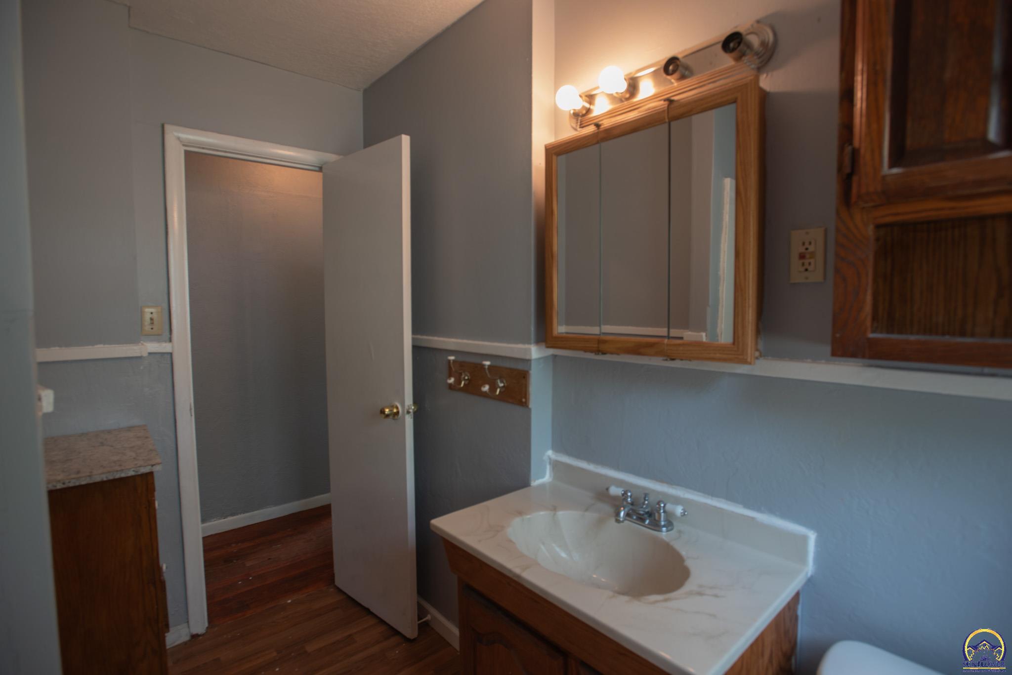 5518 Southwest Avalon Lane Topeka, KS 66604 - Photo 17 of 28