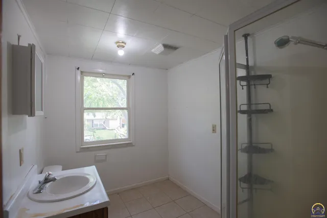 $179,000 | 5518 Southwest Avalon Lane, Topeka, KS 66604