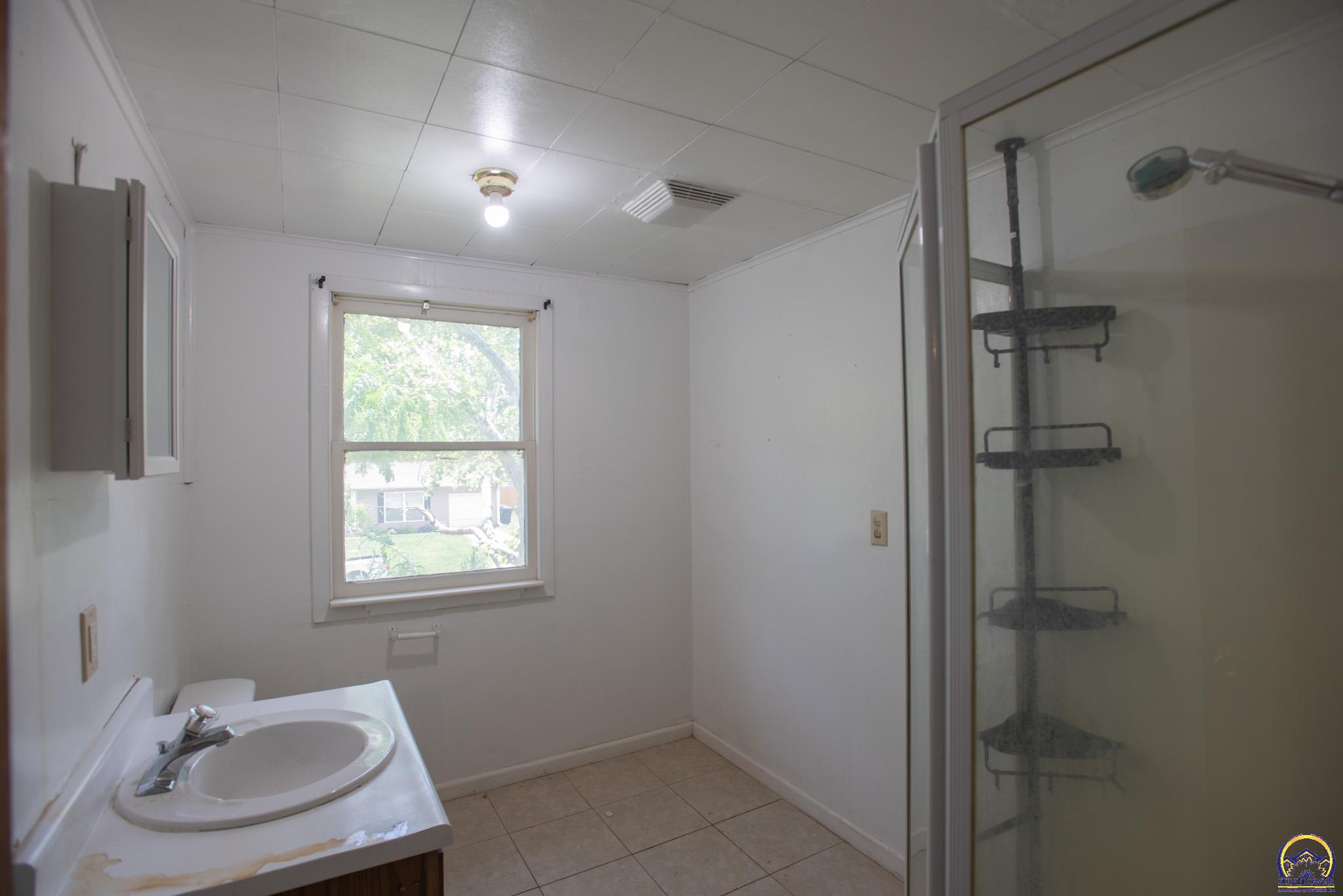 5518 Southwest Avalon Lane Topeka, KS 66604 - Photo 25 of 28