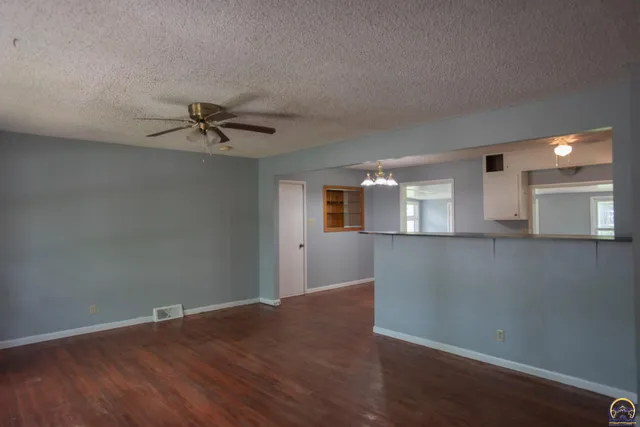 $179,000 | 5518 Southwest Avalon Lane, Topeka, KS 66604