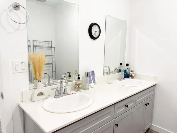 $608,000 | 2844 North Vahe Avenue, Fresno, CA 93737