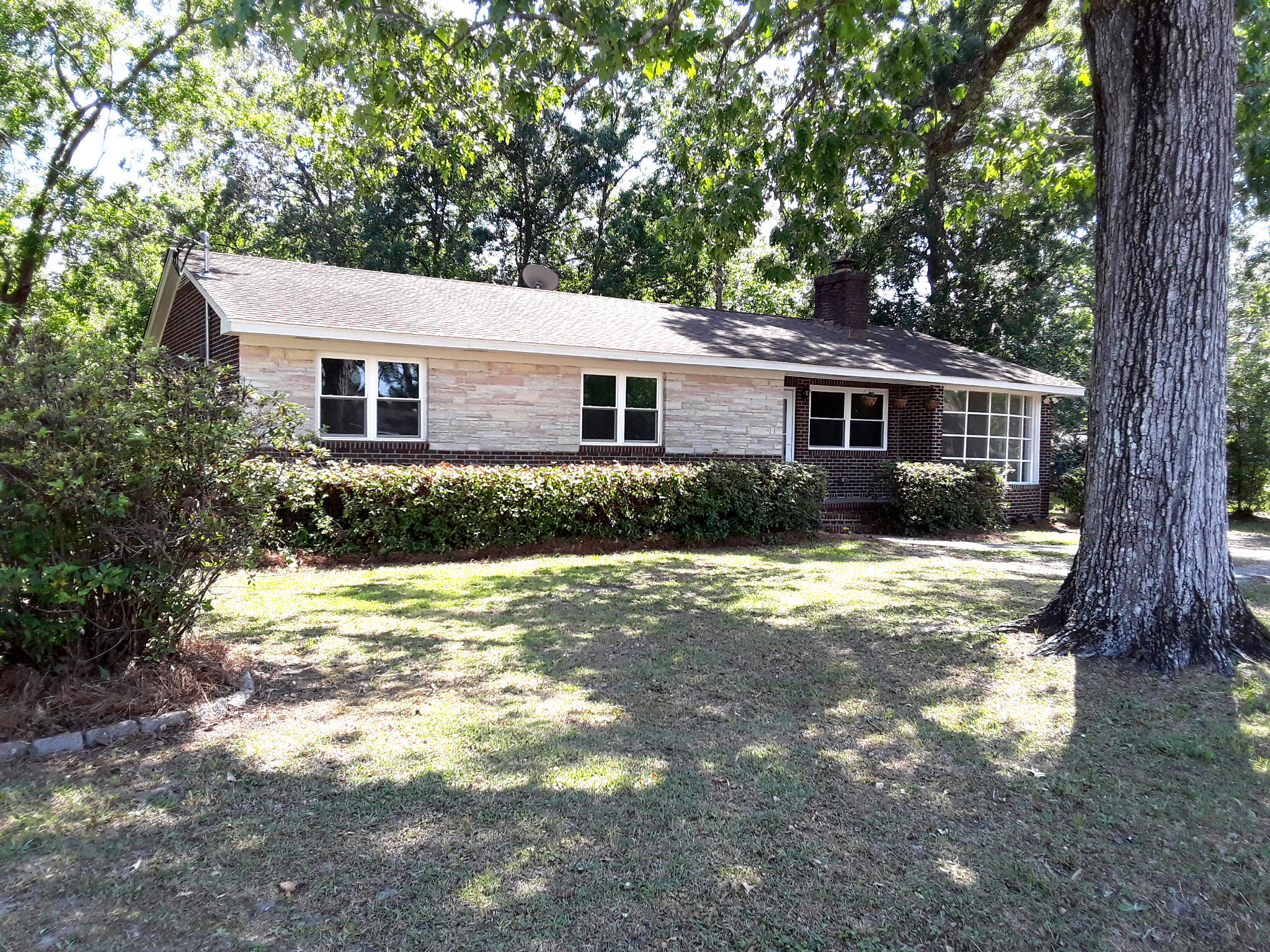 2935 Bolton Road Charleston, SC 29414 - Photo 23 of 25 Welcome Home to 2935 Bolton.
