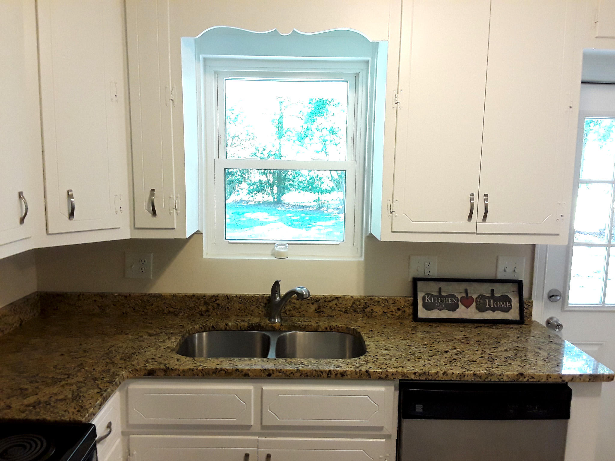 2935 Bolton Road Charleston, SC 29414 - Photo 5 of 25 Custom Granite Countertop!