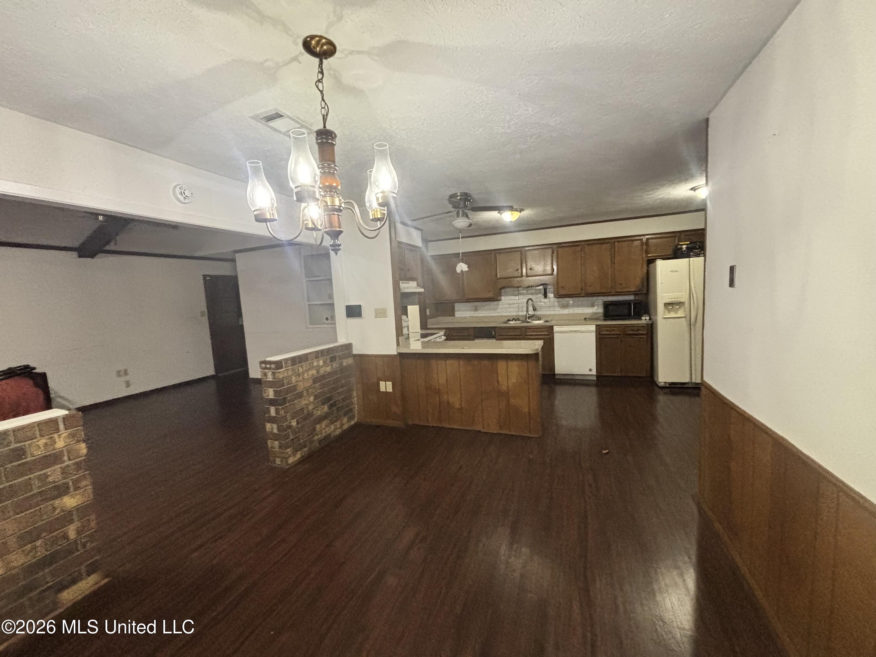 1617 Edgewood Place Clinton, MS 39056 - Photo 3 of 16 IMG_4446