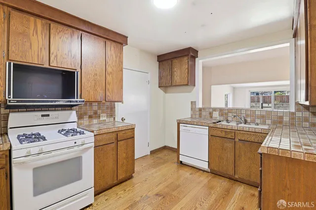 $2,195,000 | 170 Hillview Avenue, Redwood City, CA 94062