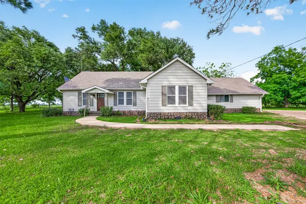 $2,400 | 8111 Main Street, Needville, TX 77461