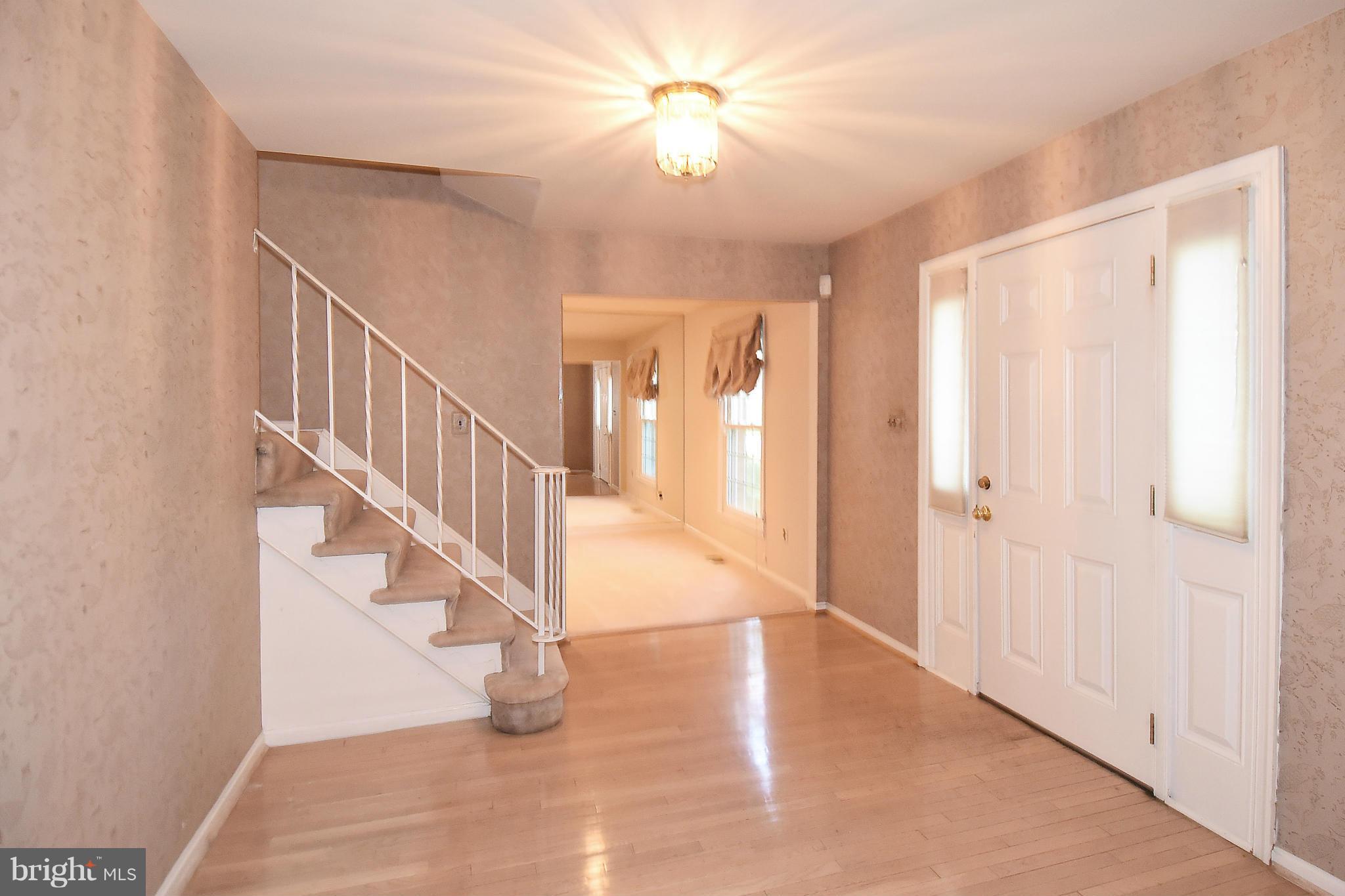 8471 Weems Road Manassas, VA 20110 - Photo 2 of 29 Interior (General)
