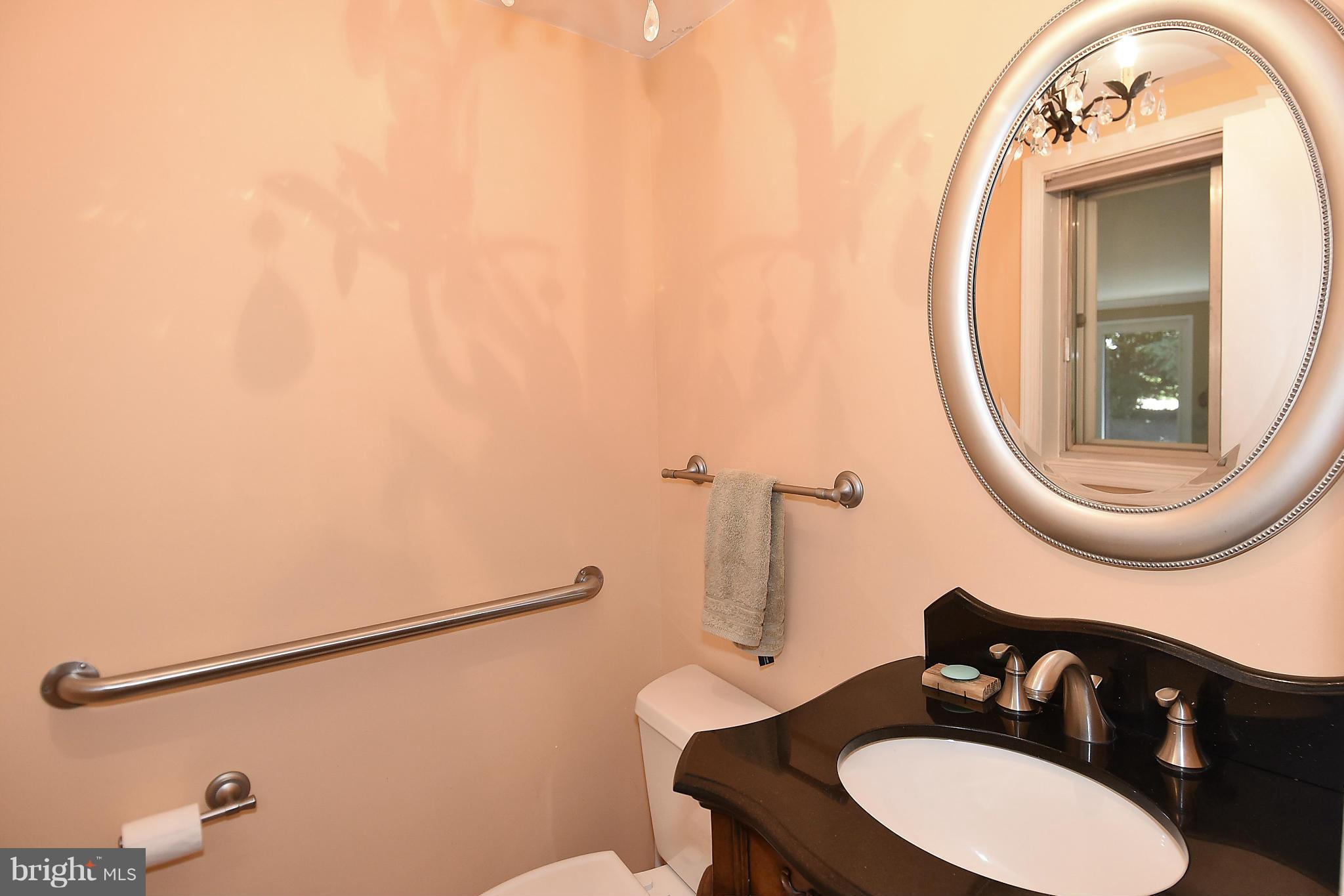 8471 Weems Road Manassas, VA 20110 - Photo 15 of 29 Bath