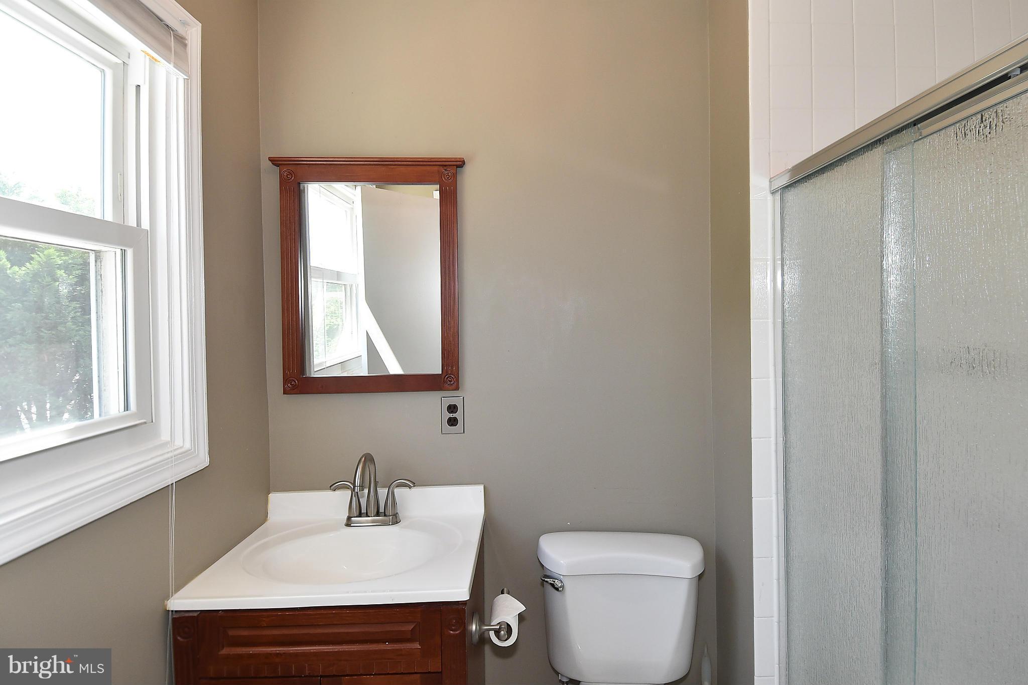 8471 Weems Road Manassas, VA 20110 - Photo 19 of 29 Bath (Master)