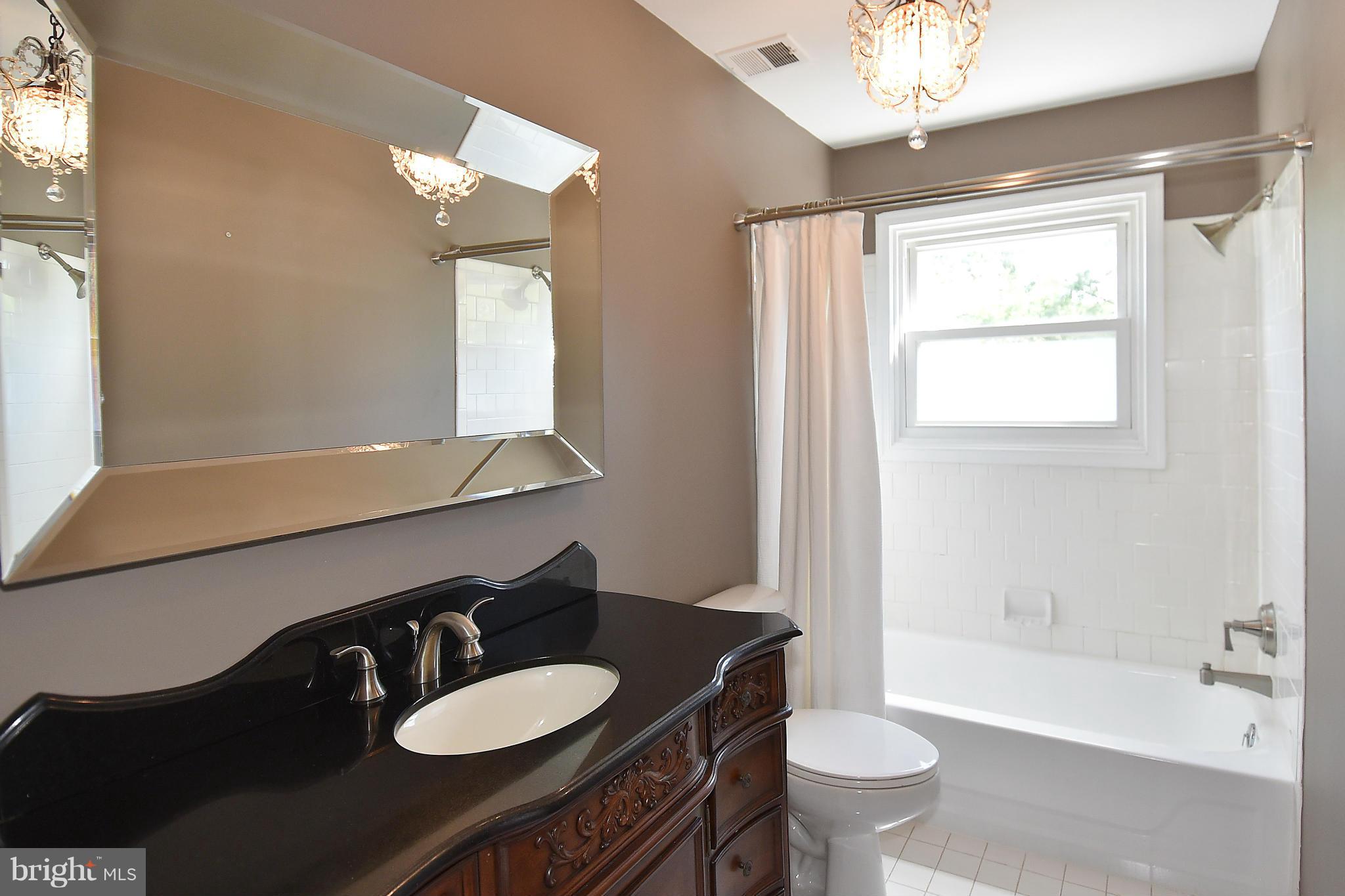 8471 Weems Road Manassas, VA 20110 - Photo 23 of 29 Bath