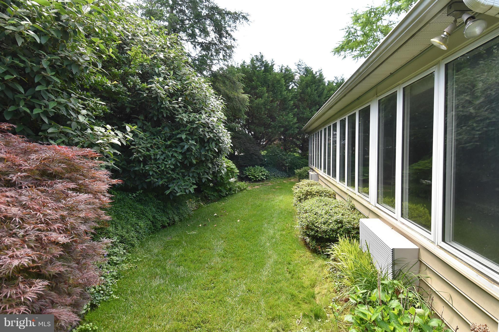 8471 Weems Road Manassas, VA 20110 - Photo 28 of 29 Exterior (Rear)