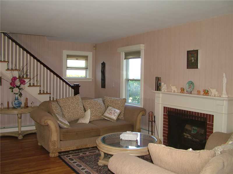 15 Spenstone Road Cranston, RI 02910 - Photo 5 of 25 Living Room.