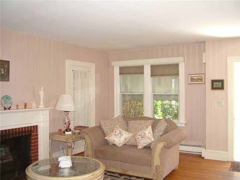 15 Spenstone Road Cranston, RI 02910 - Photo 6 of 25 Living Room.