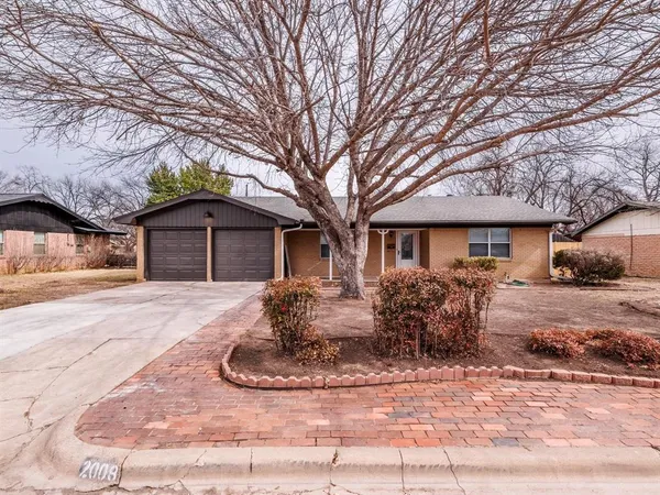 $2,100 | 2008 10th Street, Brownwood, TX 76801