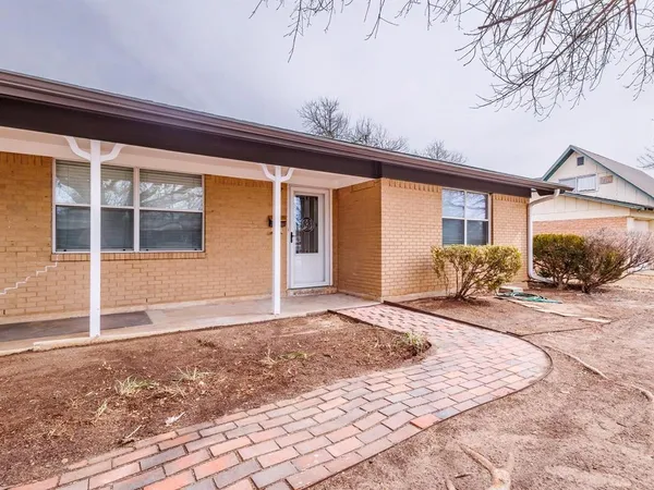 $2,100 | 2008 10th Street, Brownwood, TX 76801