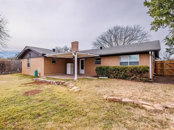 $2,100 | 2008 10th Street, Brownwood, TX 76801