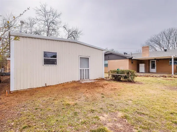 $2,100 | 2008 10th Street, Brownwood, TX 76801